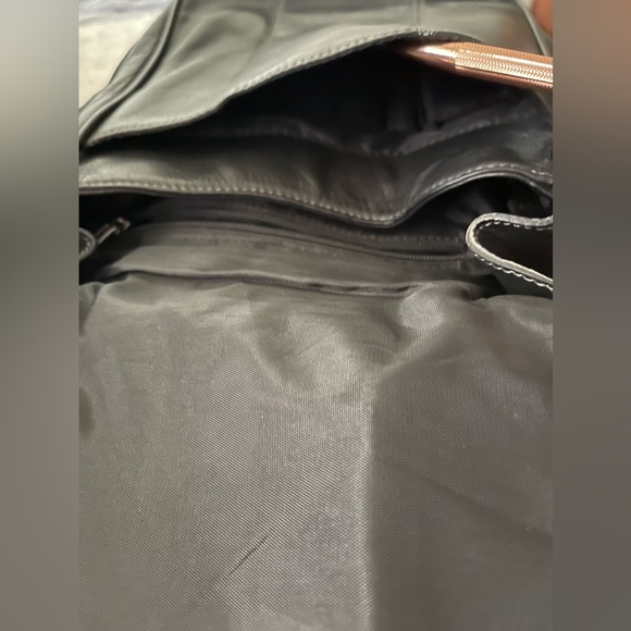 Three inserts and one pocket, black leather satchel. - Picture 10 of 17